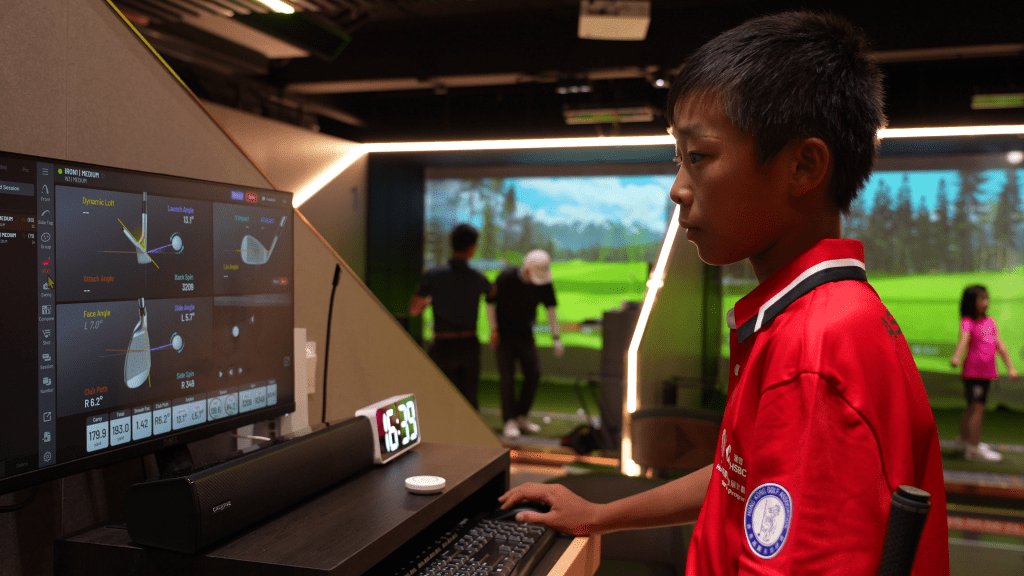 Junior golfers practicing at OGP