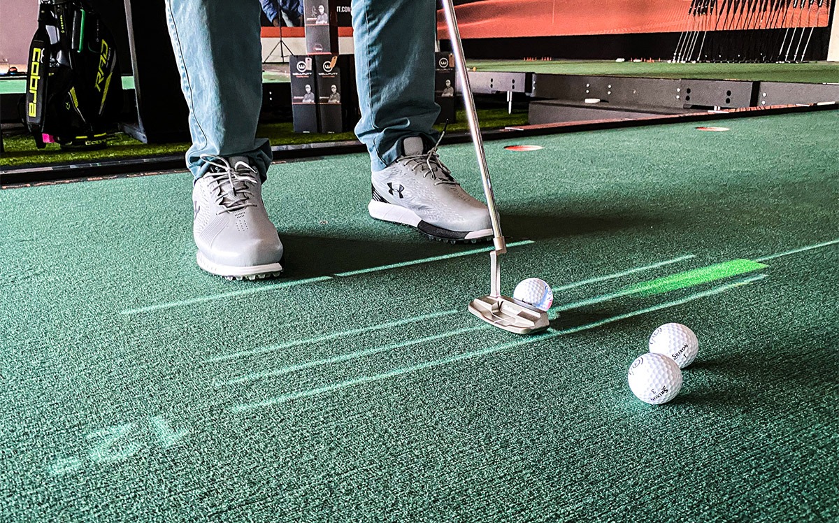 Golf putting practice to improve golf game indoors. 